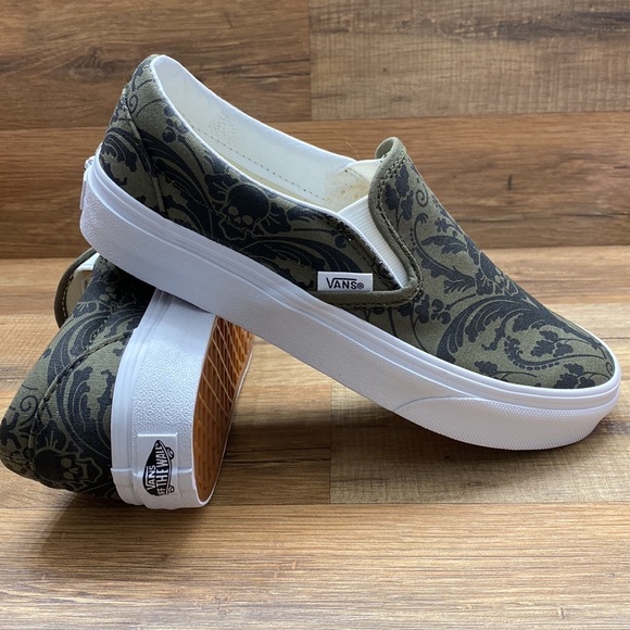 Vans Shoes - VANS CLASSIC SLIP ON